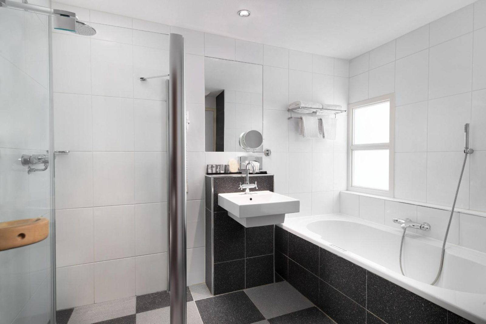 DoubleTree by Hilton Rotterdam Centre — photo 3